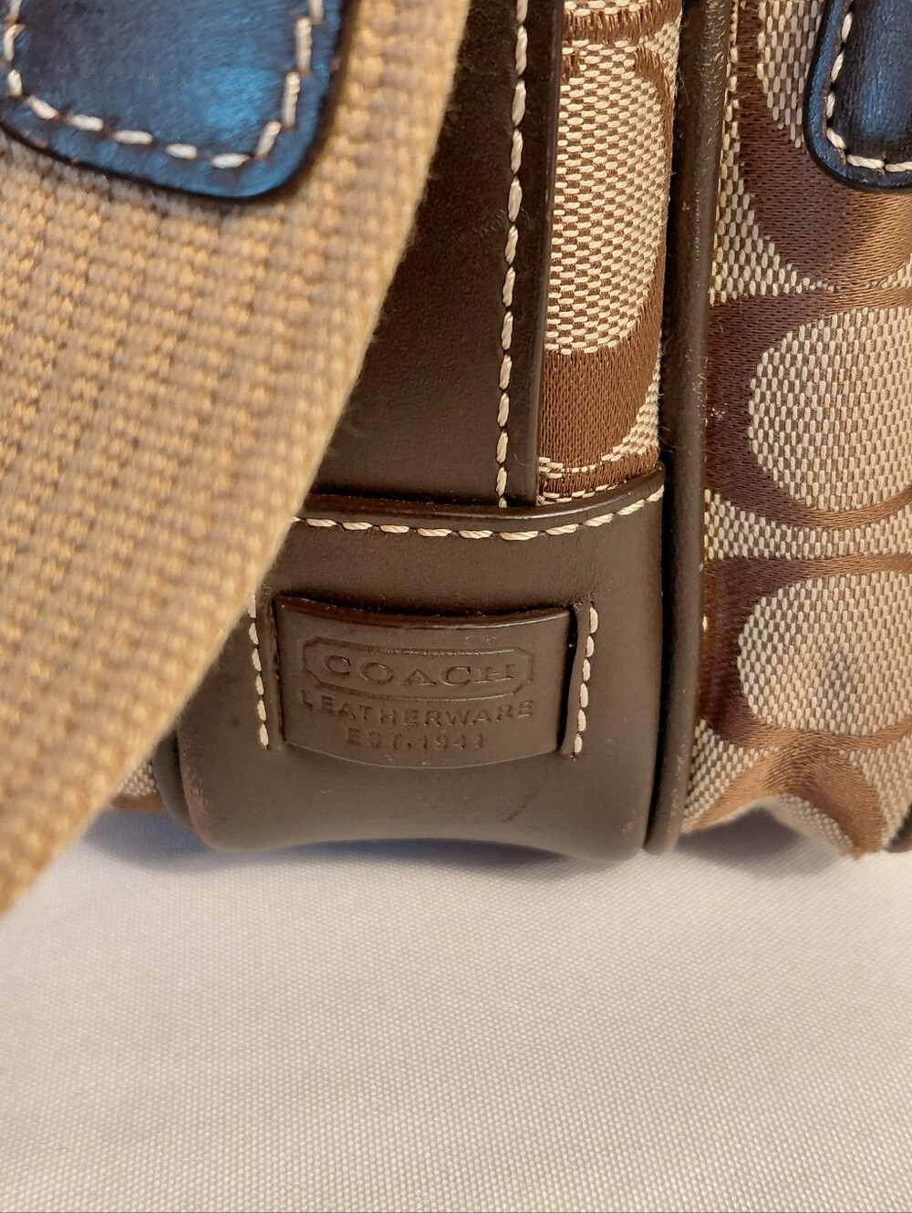 Coach Vintage Signature International Unisex Travel Crossbody Bag # 4270 - Picture 8 of 15